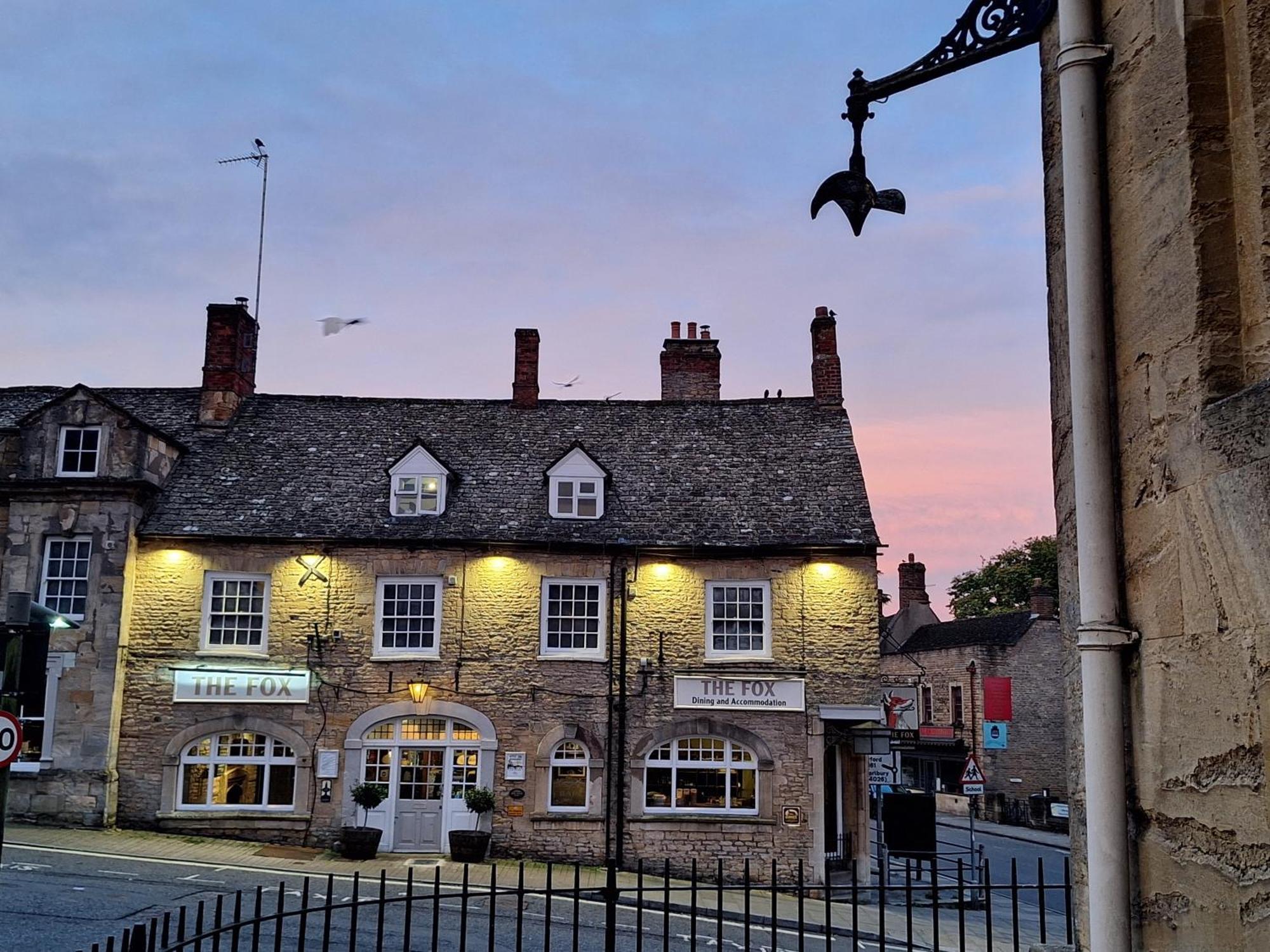 Hotel The Fox Chipping Norton Esterno foto